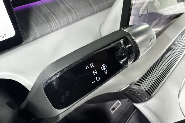 Used XPeng X9 2026 Model—Range-Extended Version 1602 Ultra Gear Lever