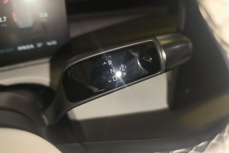 Used XPeng X9 2026 Model—Range-Extended Version 1602 Ultra Gear Lever