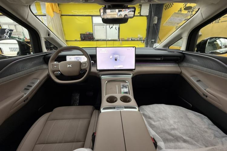 Used XPeng X9 2026 Model—Range-Extended Version 1602 Ultra Interior 1