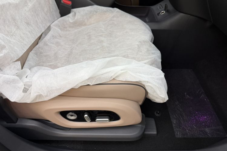 Used XPeng X9 2026 Model—Range-Extended Version 1602 Ultra Interior 14