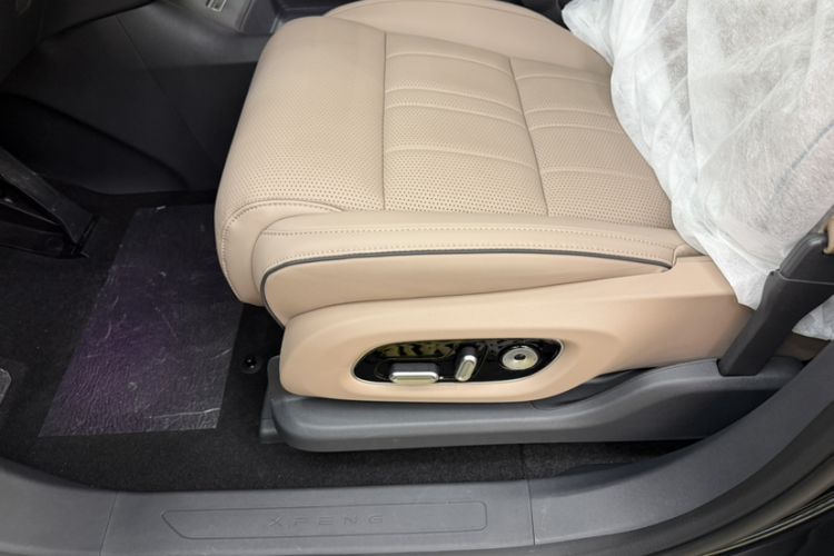 Used XPeng X9 2026 Model—Range-Extended Version 1602 Ultra Interior 5