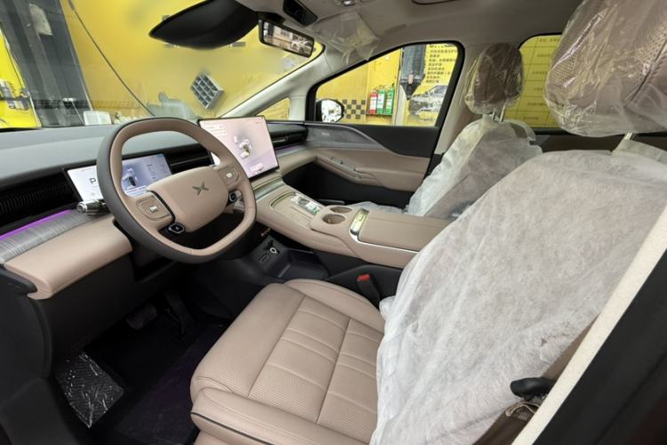 Used XPeng X9 2026 Model—Range-Extended Version 1602 Ultra Interior 7