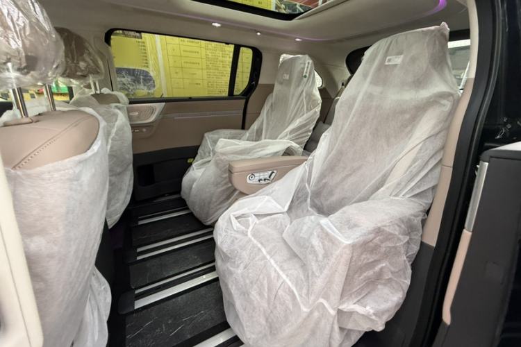 Used XPeng X9 2026 Model—Range-Extended Version 1602 Ultra Interior 8