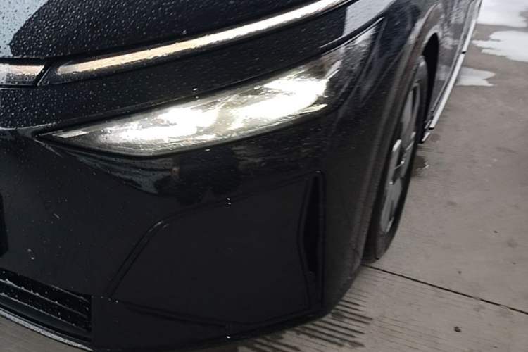 Used XPeng X9 2026 Model—Range-Extended Version 1602 Max Left Front Headlight