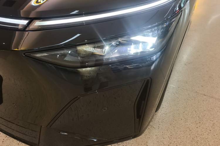 Used XPeng X9 2026 Model—Range-Extended Version 1602 Ultra Left Front Headlight