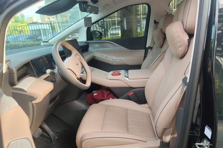 Used XPeng X9 2026 Model—Range-Extended Version 1602 Max Left Front Seat