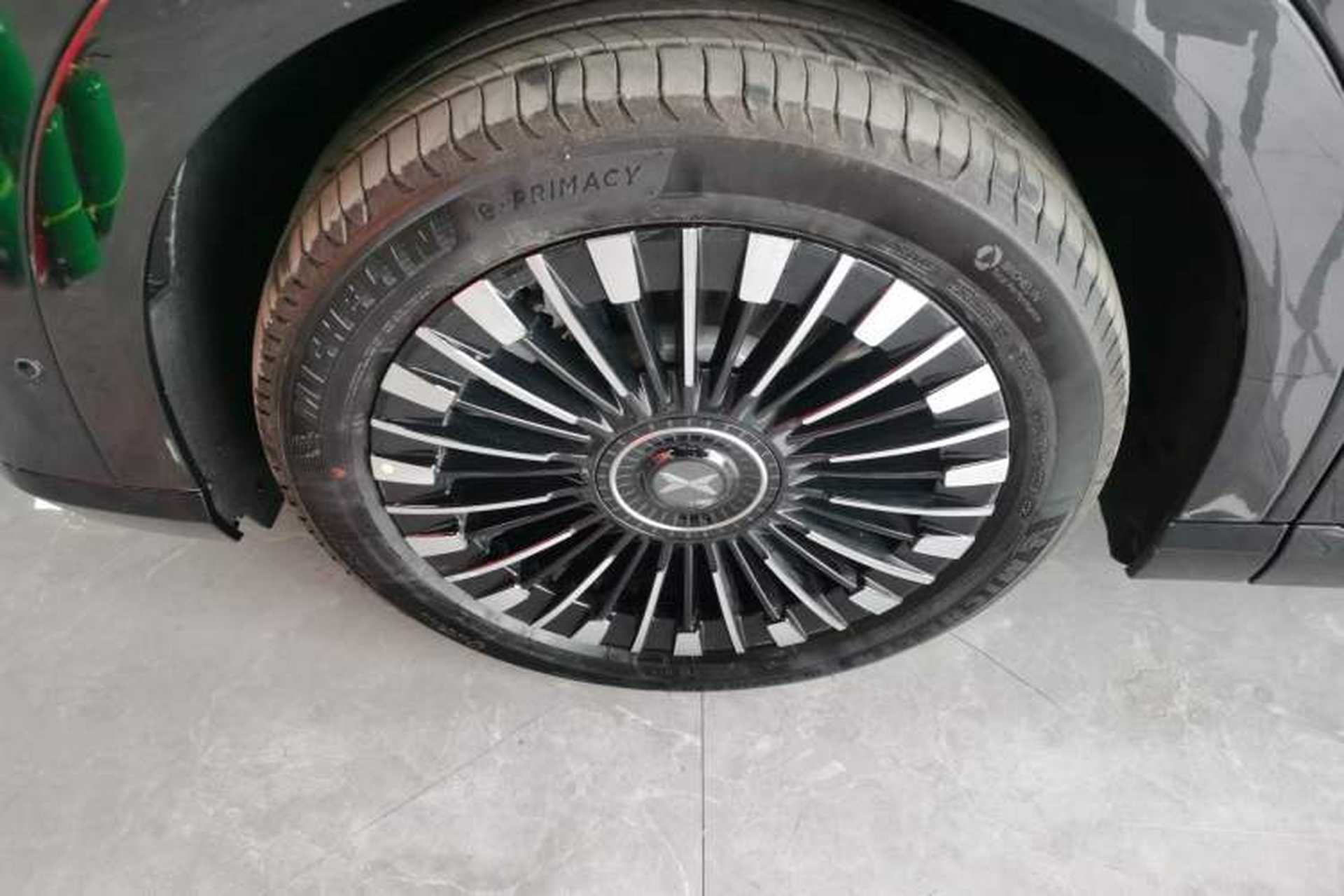 Used XPeng X9 2026 Model—Range-Extended Version 1602 Max Left Front Wheel Hub