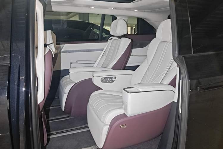 Used XPeng X9 2026 Model—Range-Extended Version 1602 Ultra Left Rear Seat