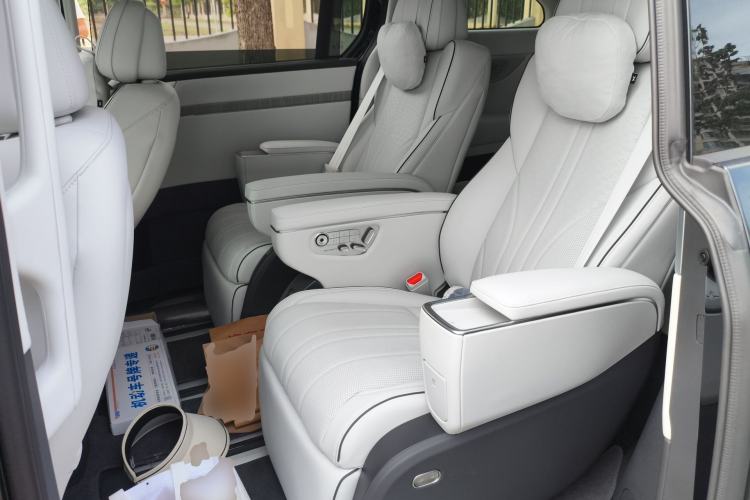 Used XPeng X9 2026 Model Pure Electric 650 UltraSE Left Rear Seat