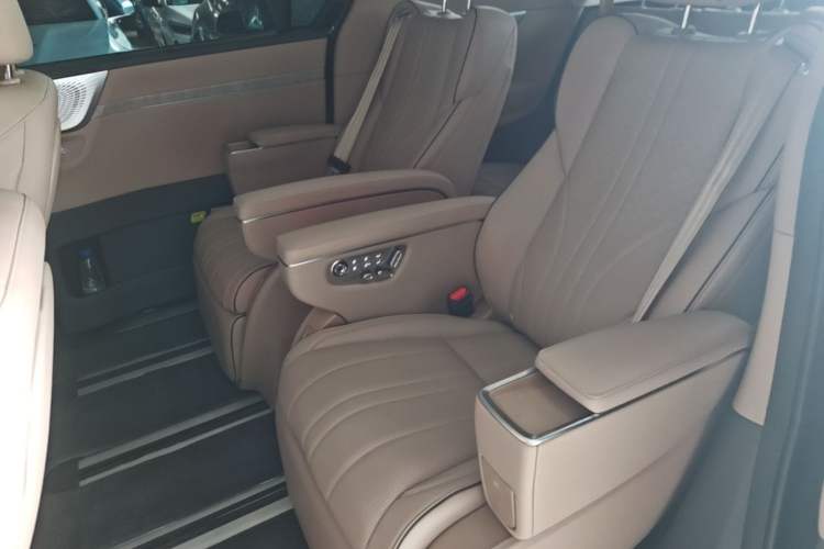 Used XPeng X9 2026 Model—Range-Extended Version 1602 Ultra Left Rear Seat