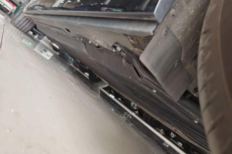Used XPeng X9 2026 Model—Range-Extended Version 1602 Ultra Left Side Sill