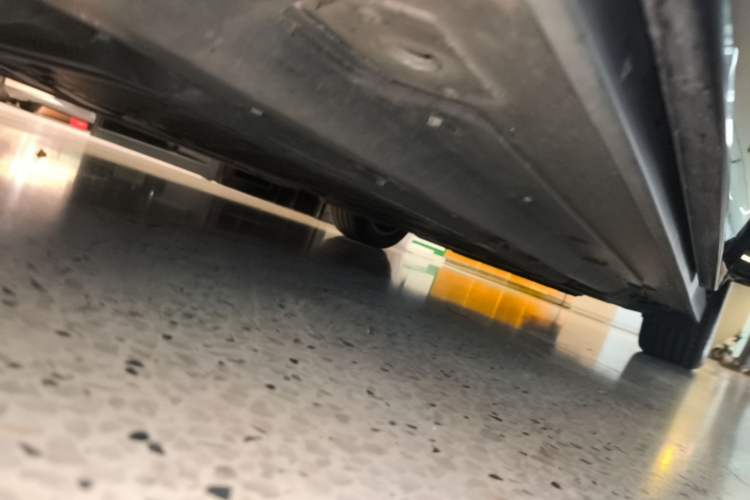 Used XPeng X9 2026 Model—Range-Extended Version 1602 Ultra Left Side Sill
