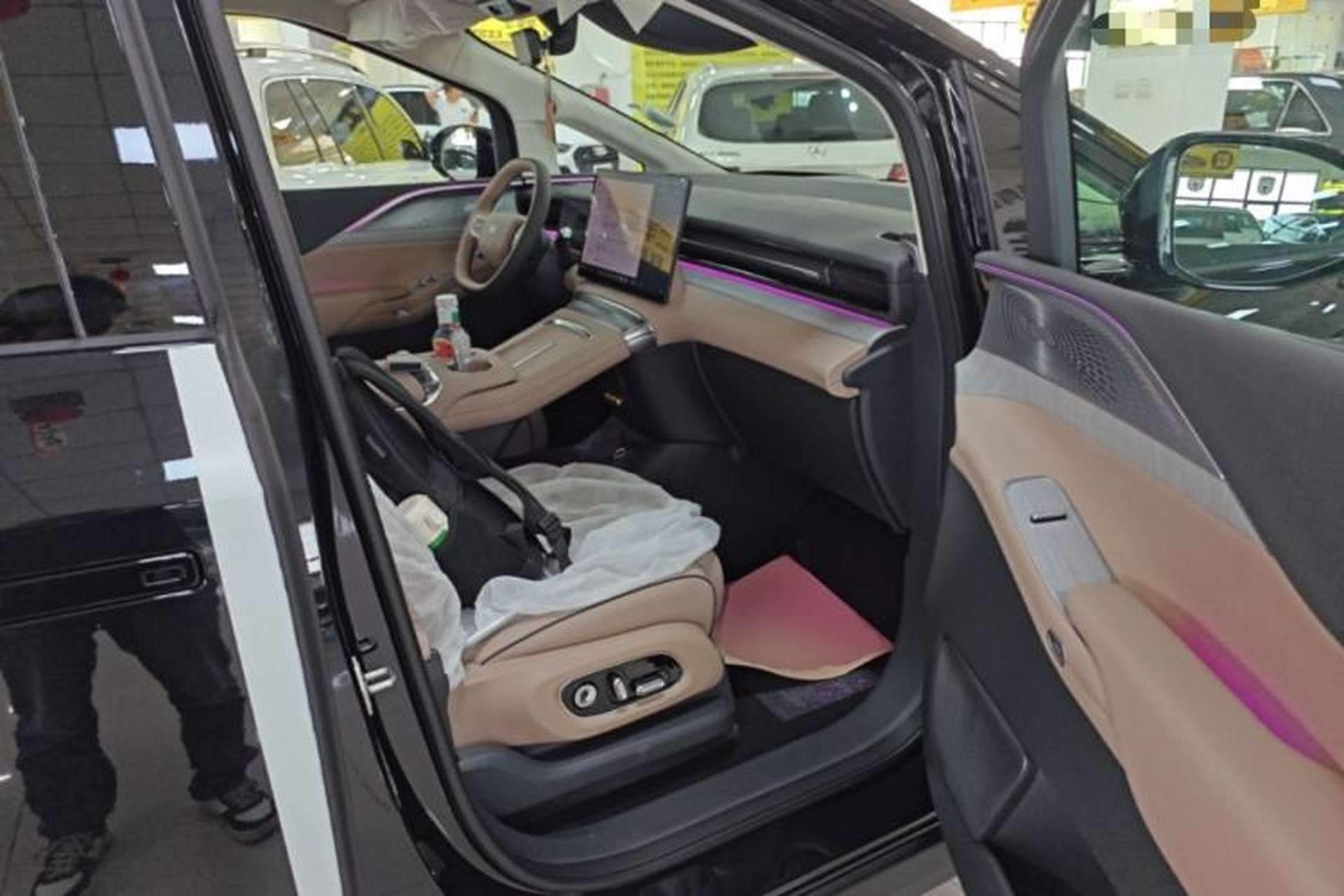 Used XPeng X9 2026 Model—Range-Extended Version 1602 Ultra Right Front Seat