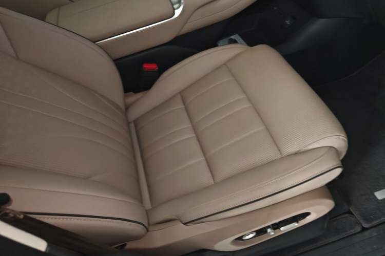 Used XPeng X9 2026 Model—Range-Extended Version 1602 Ultra Right Front Seat