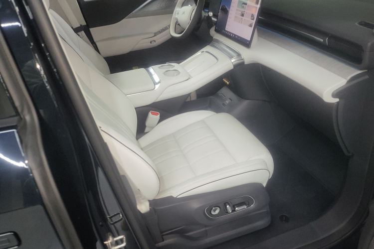 Used XPeng X9 2026 Model—Range-Extended Version 1602 Ultra Right Front Seat