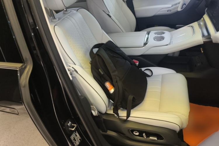 Used XPeng X9 2026 Model—Range-Extended Version 1602 Ultra Right Front Seat