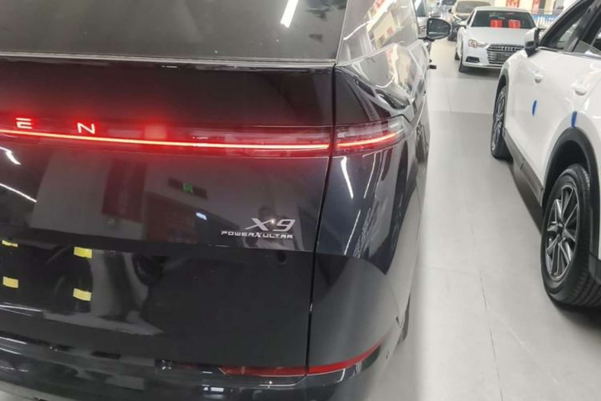 Used XPeng X9 2026 Model—Range-Extended Version 1602 Ultra Right Rear Taillight