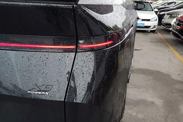 Used XPeng X9 2026 Model—Range-Extended Version 1602 Max Right Rear Taillight
