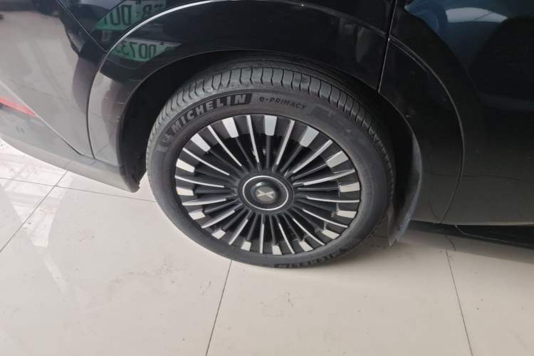 Used XPeng X9 2026 Model—Range-Extended Version 1602 Ultra Right Rear Wheel Hub