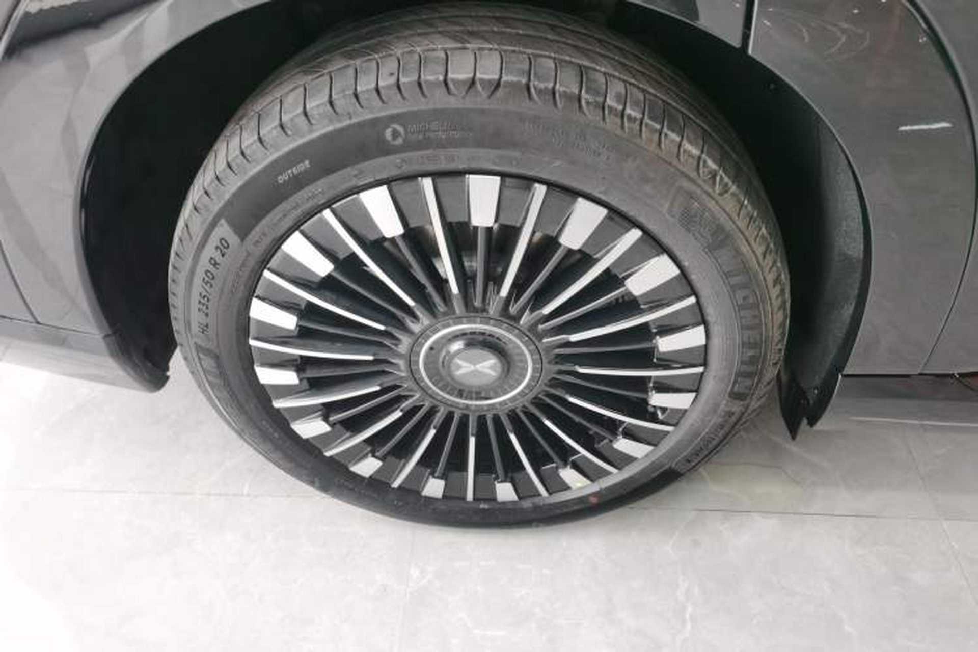 Used XPeng X9 2026 Model—Range-Extended Version 1602 Max Right Rear Wheel Hub