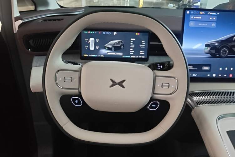 Used XPeng X9 2026 Model—Range-Extended Version 1602 Ultra Steering Wheel