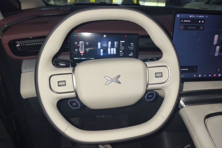Used XPeng X9 2026 Model—Range-Extended Version 1602 Ultra Steering Wheel