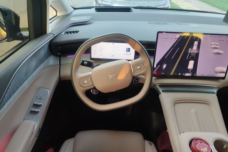 Used XPeng X9 2026 Model—Range-Extended Version 1602 Max Steering Wheel