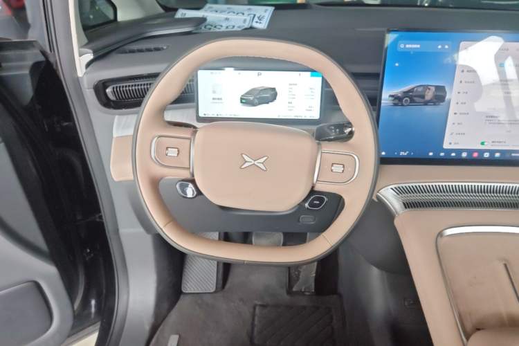 Used XPeng X9 2026 Model—Range-Extended Version 1602 Ultra Steering Wheel