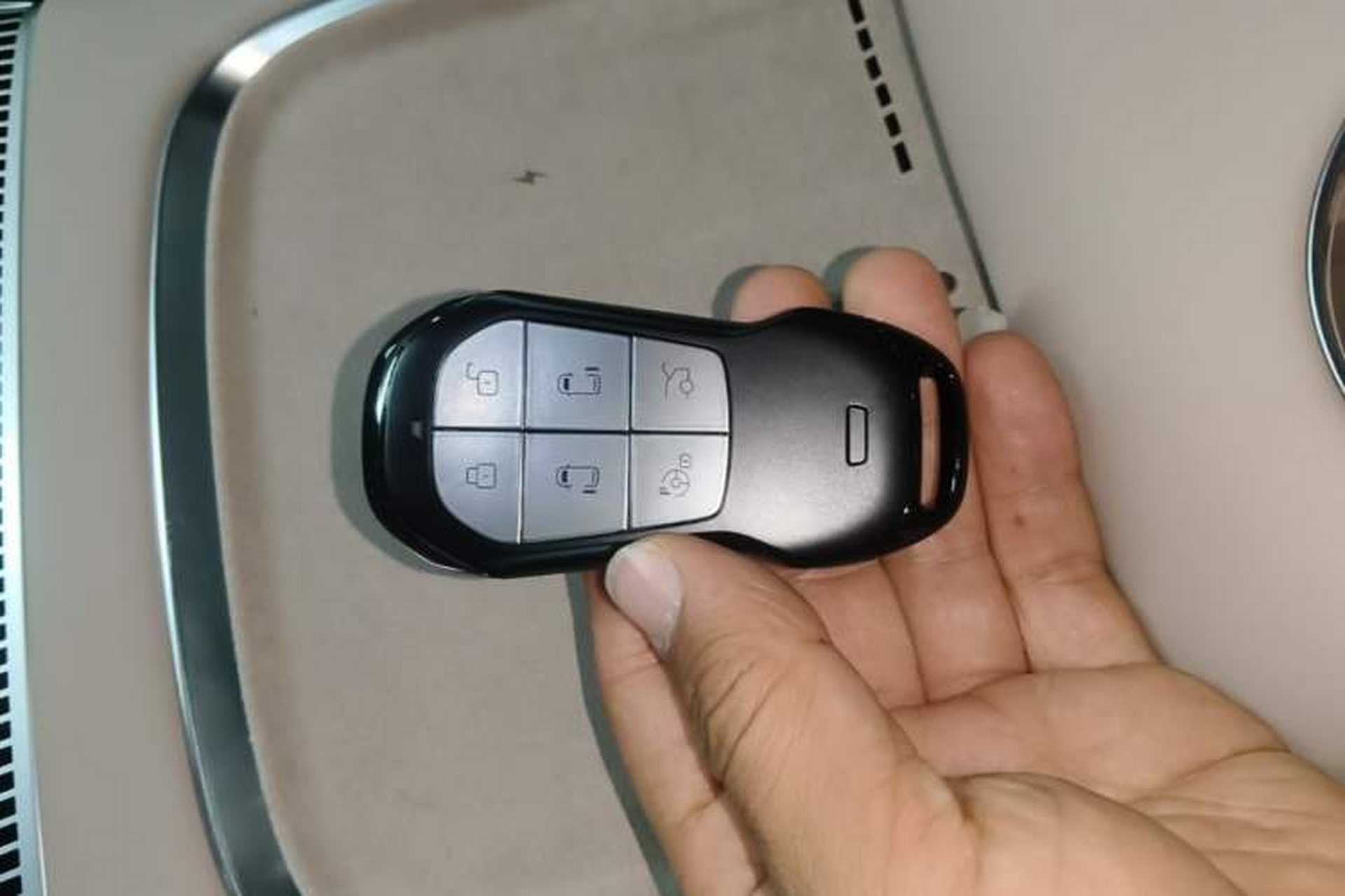 Used XPeng X9 2026 Model—Range-Extended Version 1602 Ultra Vehicle Key