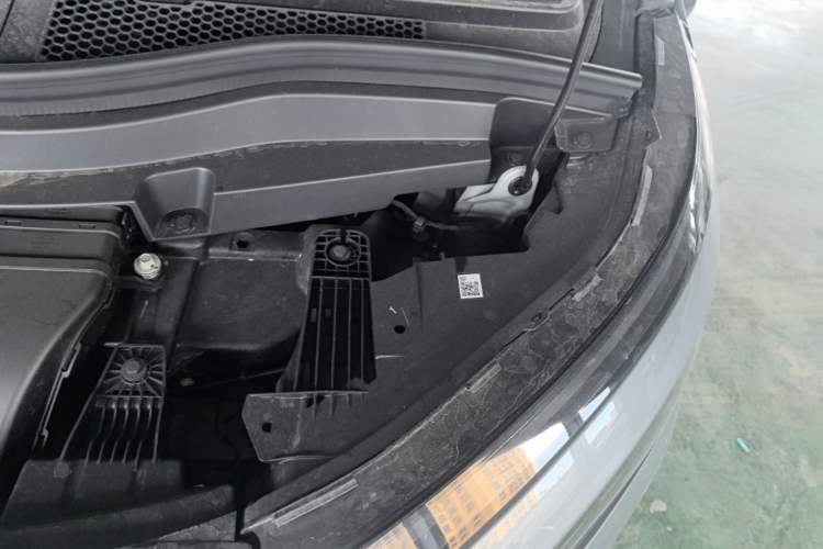 Used XPeng X9 2026 Model—Range-Extended Version 1602 Ultra Engine Bay Left