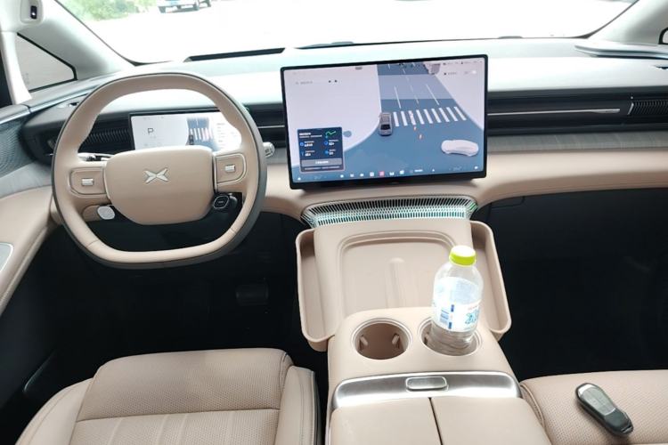 Used XPeng X9 2026 Model—Range-Extended Version 1602 Ultra Center Console