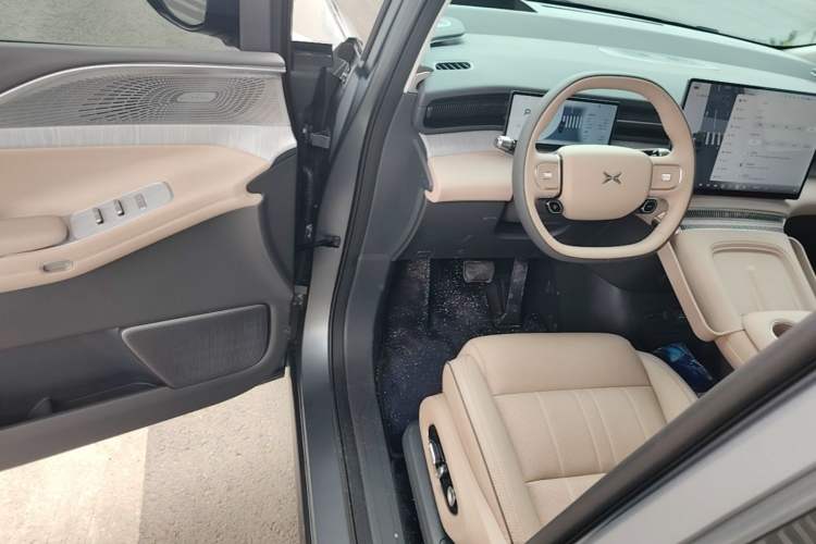 Used XPeng X9 2026 Model—Range-Extended Version 1602 Ultra Driver Seat