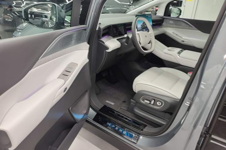 Used XPeng X9 2026 Model—Range-Extended Version 1602 Ultra Driver Seat