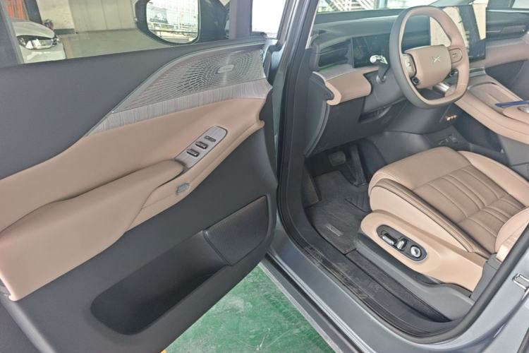 Used XPeng X9 2026 Model—Range-Extended Version 1602 Ultra Driver Seat