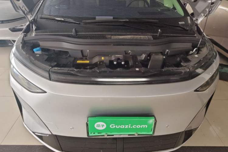 Used XPeng X9 2026 Model—Range-Extended Version 1602 Ultra Engine Bay