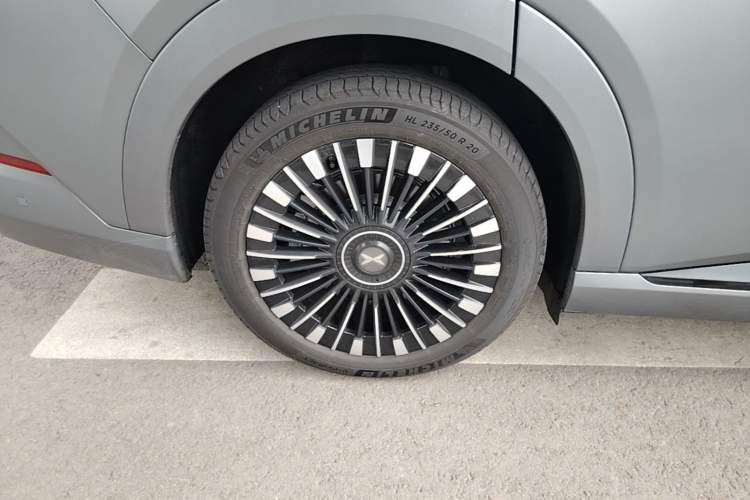 Used XPeng X9 2026 Model—Range-Extended Version 1602 Ultra Exterior 5