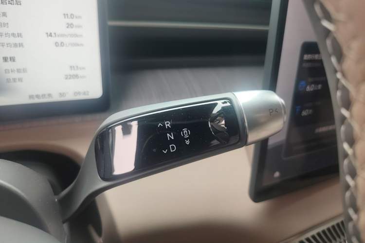 Used XPeng X9 2026 Model—Range-Extended Version 1602 Ultra Gear Lever
