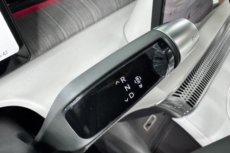 Used XPeng X9 2026 Model—Range-Extended Version 1602 Ultra Gear Lever