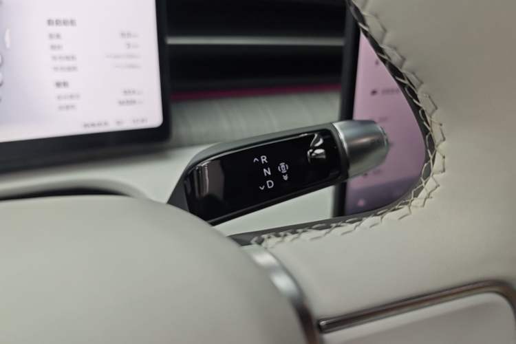 Used XPeng X9 2026 Model—Range-Extended Version 1602 Ultra Gear Lever