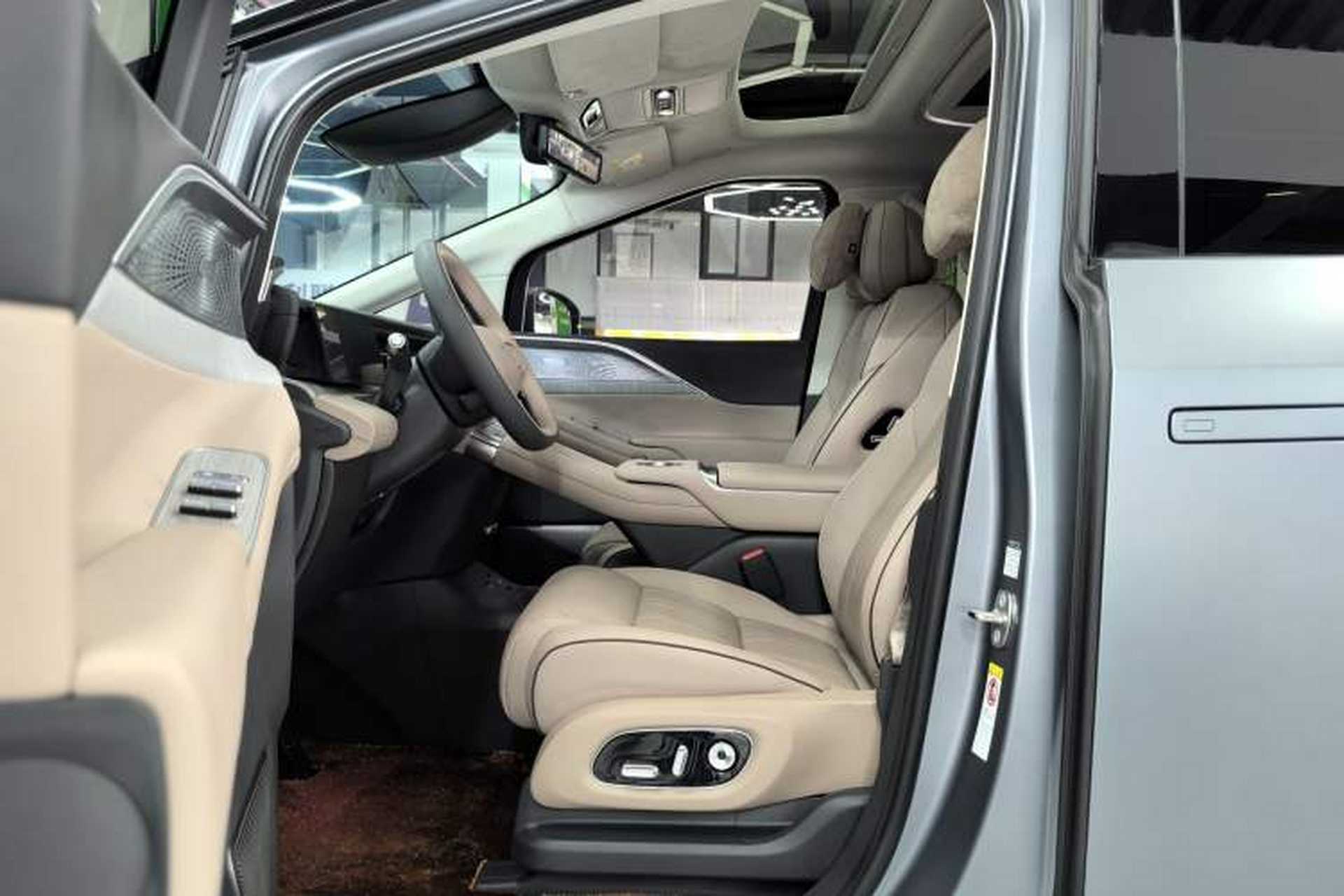 Used XPeng X9 2026 Model—Range-Extended Version 1602 Ultra Interior 1