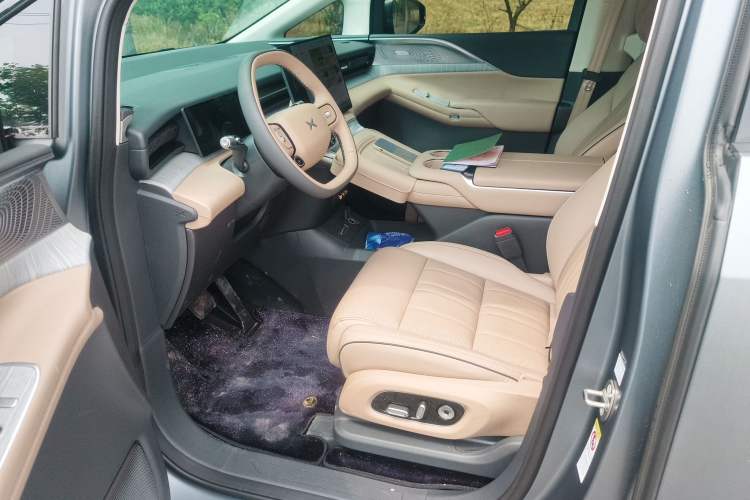 Used XPeng X9 2026 Model—Range-Extended Version 1602 Ultra Interior 3