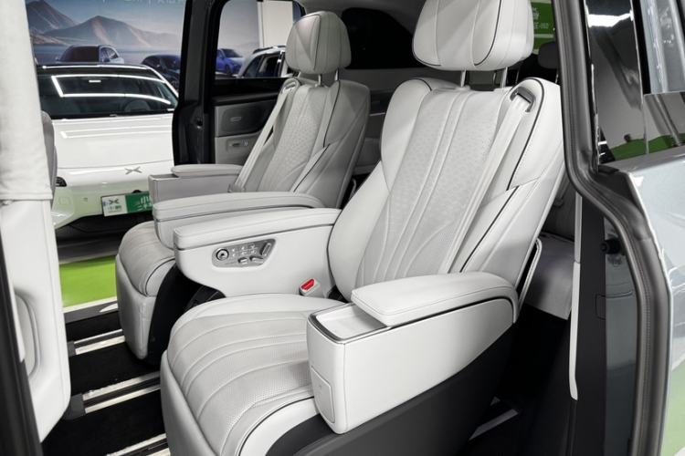 Used XPeng X9 2026 Model—Range-Extended Version 1602 Ultra Interior 6