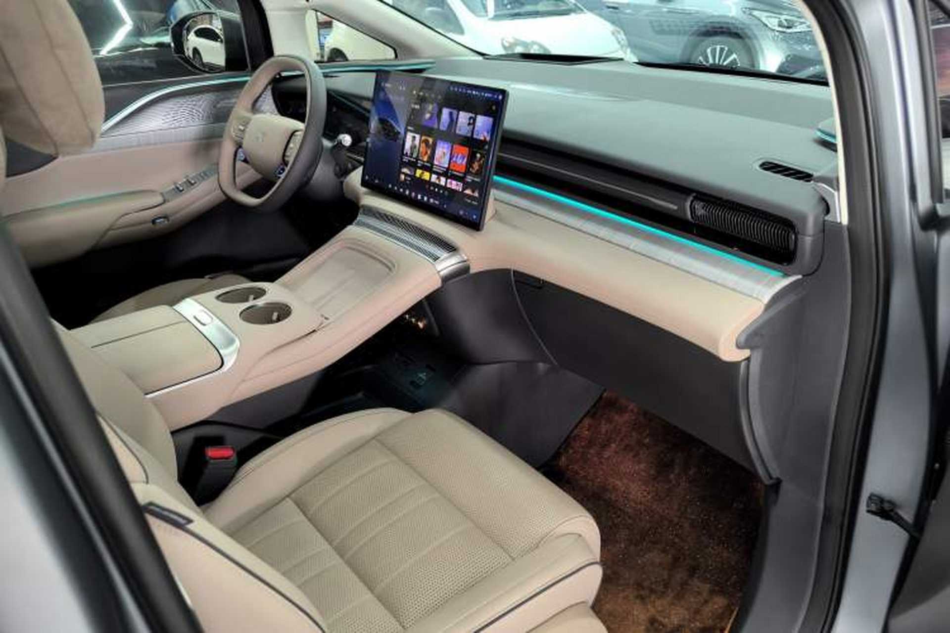 Used XPeng X9 2026 Model—Range-Extended Version 1602 Ultra Interior 9
