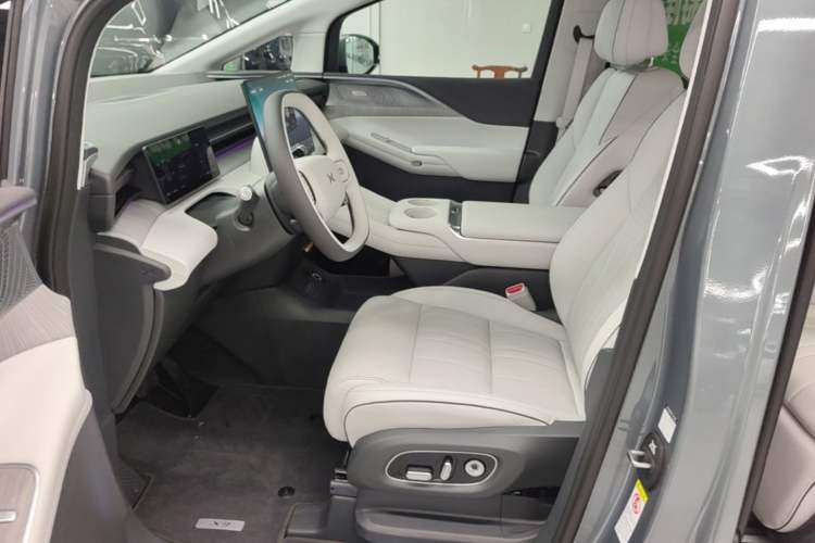 Used XPeng X9 2026 Model—Range-Extended Version 1602 Ultra Left Front Seat