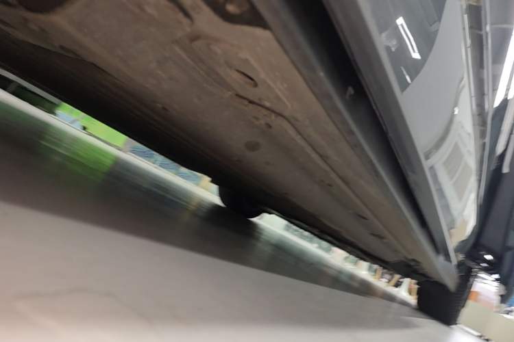 Used XPeng X9 2026 Model—Range-Extended Version 1602 Ultra Left Side Sill