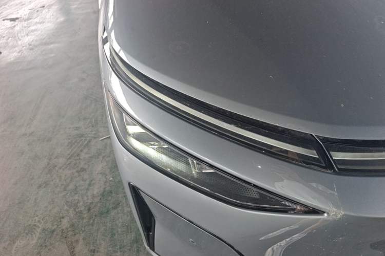 Used XPeng X9 2026 Model—Range-Extended Version 1602 Ultra Right Front Headlight