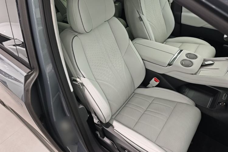 Used XPeng X9 2026 Model—Range-Extended Version 1602 Ultra Right Front Seat
