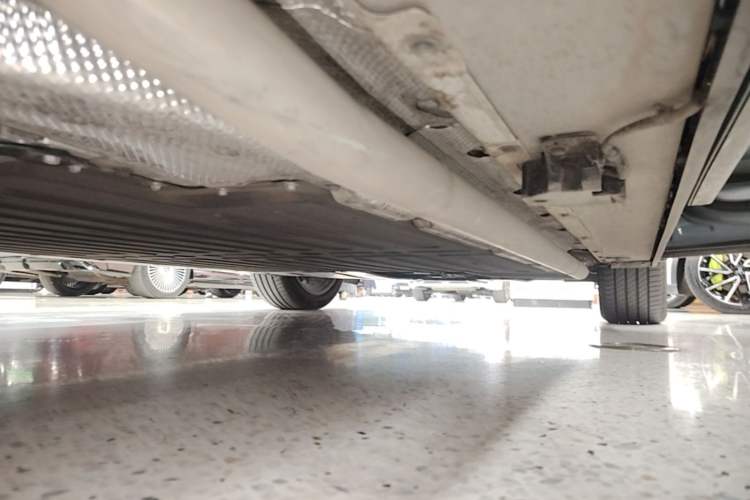 Used XPeng X9 2026 Model—Range-Extended Version 1602 Ultra Right Side Sill