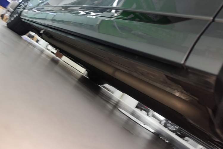 Used XPeng X9 2026 Model—Range-Extended Version 1602 Ultra Right Side Sill