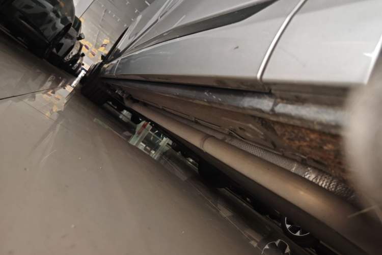 Used XPeng X9 2026 Model—Range-Extended Version 1602 Ultra Right Side Sill